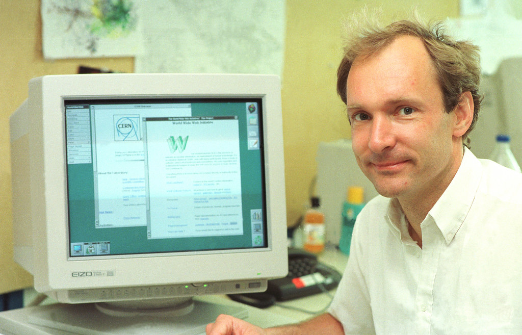 Tim Berners-Lee, photographié au CERN (Image : CERN)